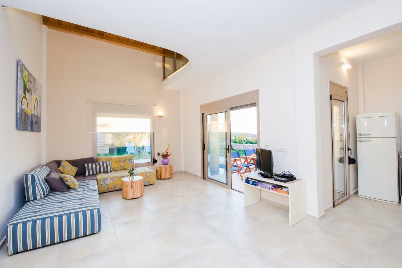 Mon Emvasia Margarites Villas Margarítai Exteriör bild